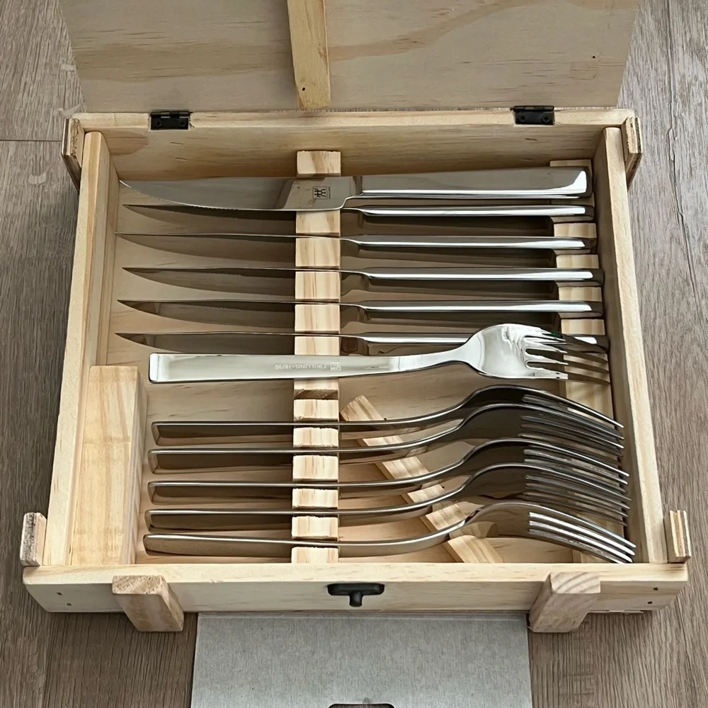 ZWILLING Henckels STAINLESS STEEL STEAK 12-PC Knives and Forks‎ IN WOOD Box